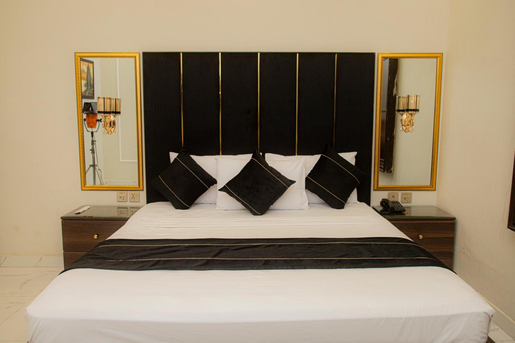 Hotel White Season Gulberg Lahor Dış mekan fotoğraf